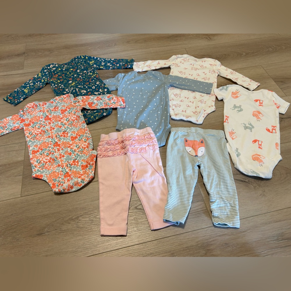 Bundle/Lot of Carters Onesies & Pants 3-6 Months EUC